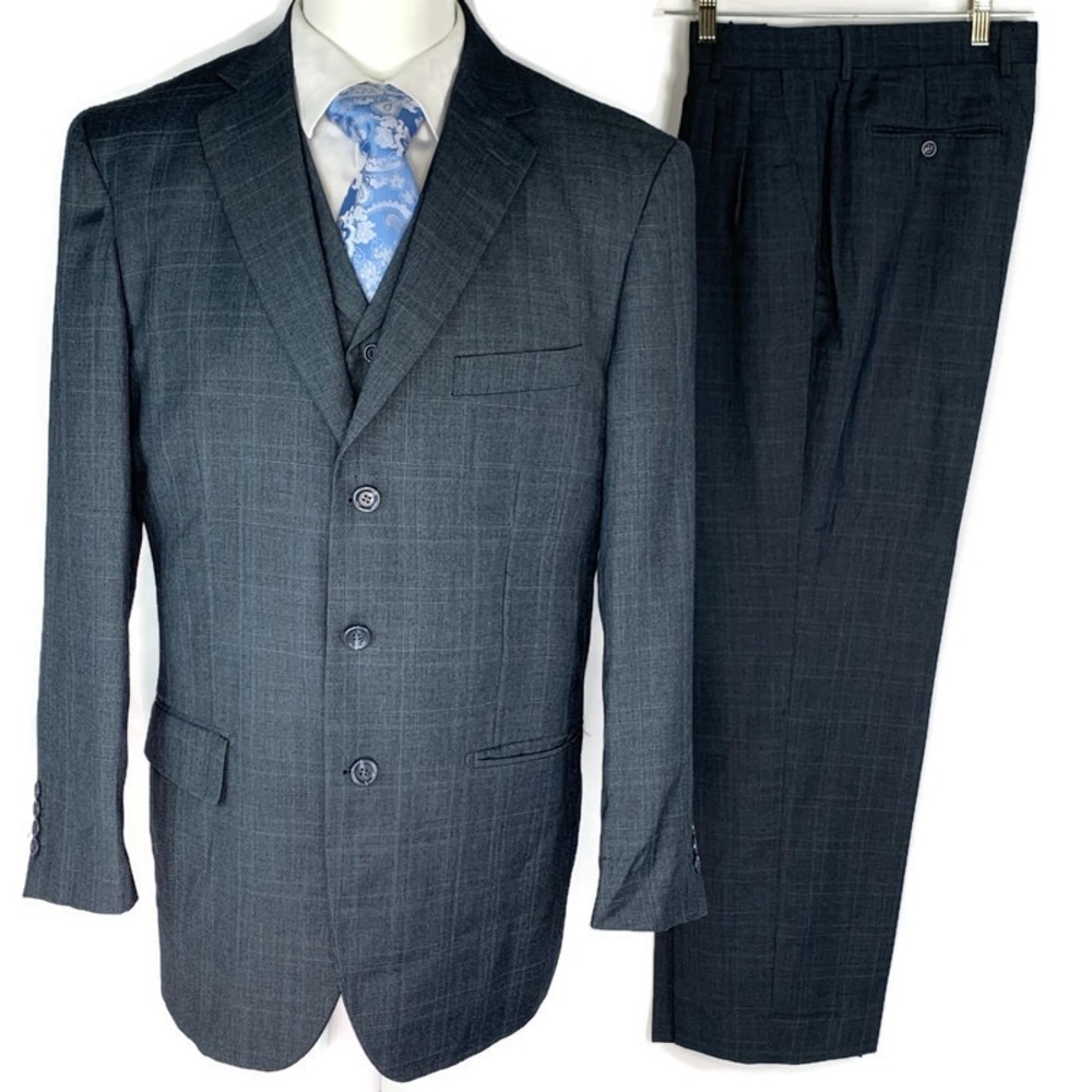 Vinci Designed in Italy Suit